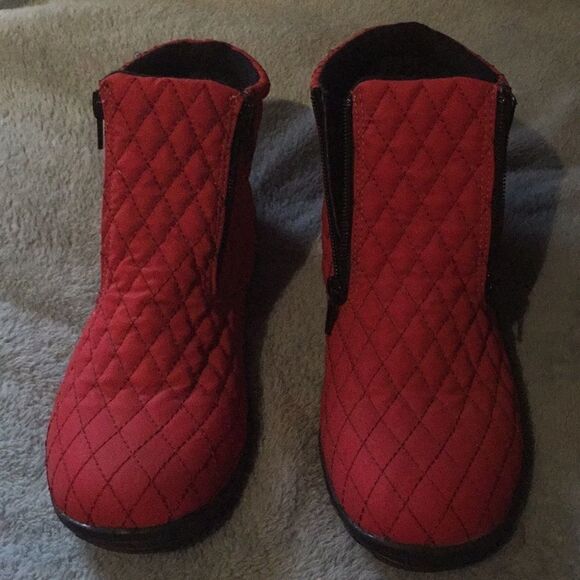 Comfort View Shoes   - Picture 1 of 6